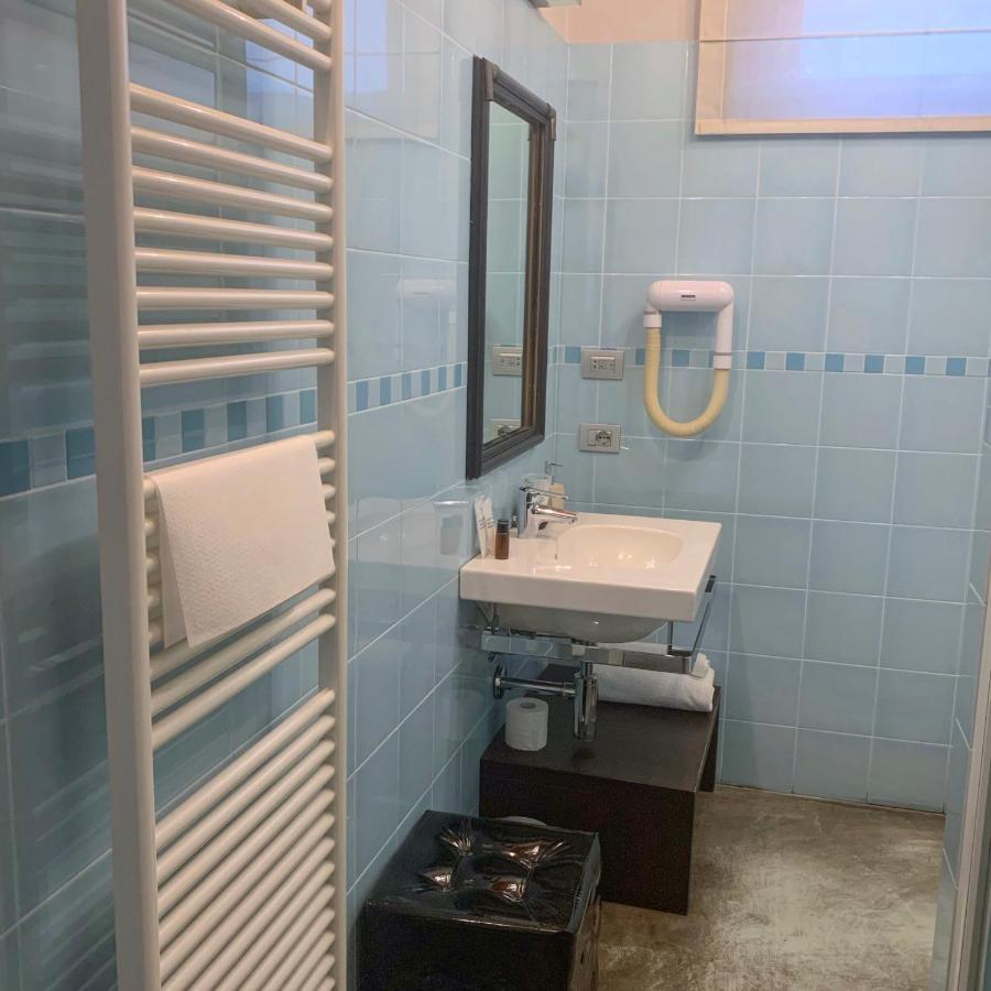 Cortiletto D'Alba Camere Con Ristorante מראה חיצוני תמונה