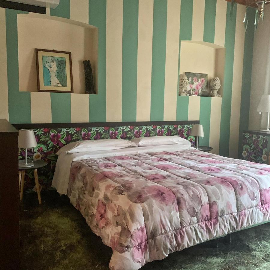 Cortiletto D'Alba Camere Con Ristorante מראה חיצוני תמונה