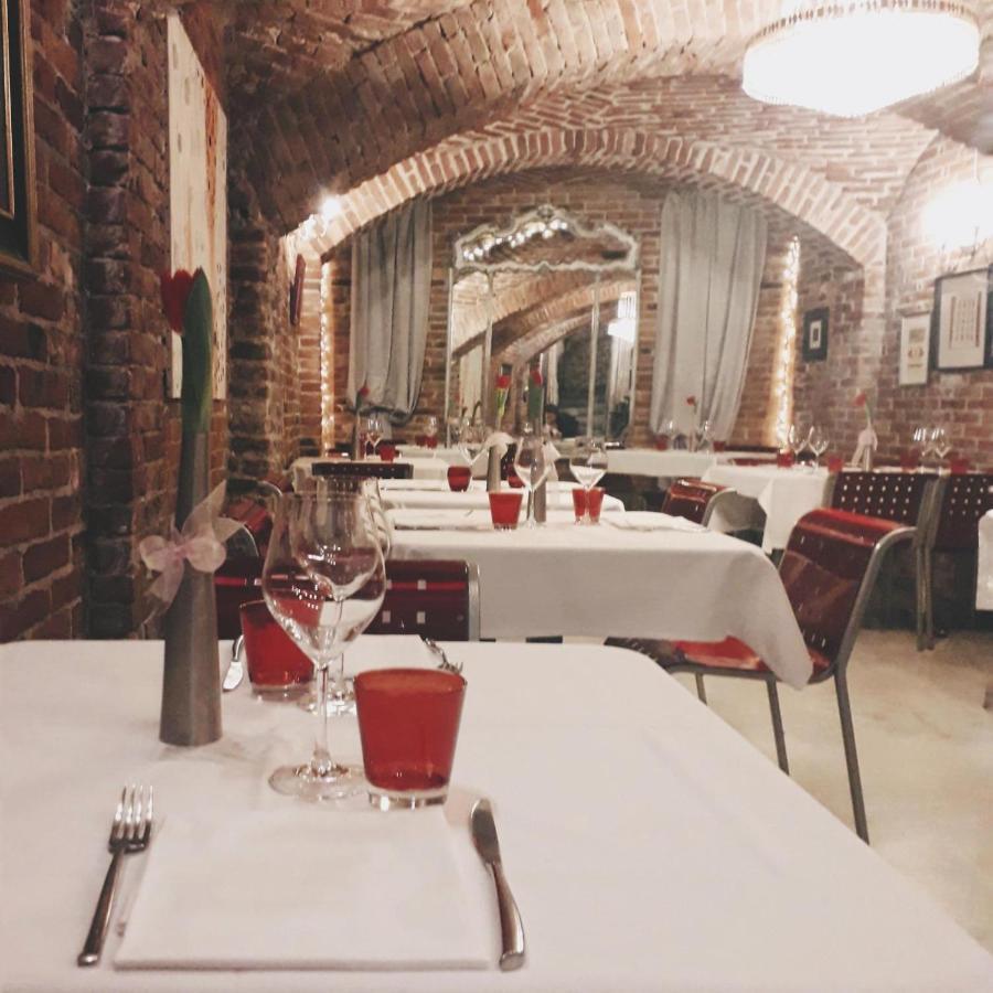 Cortiletto D'Alba Camere Con Ristorante מראה חיצוני תמונה
